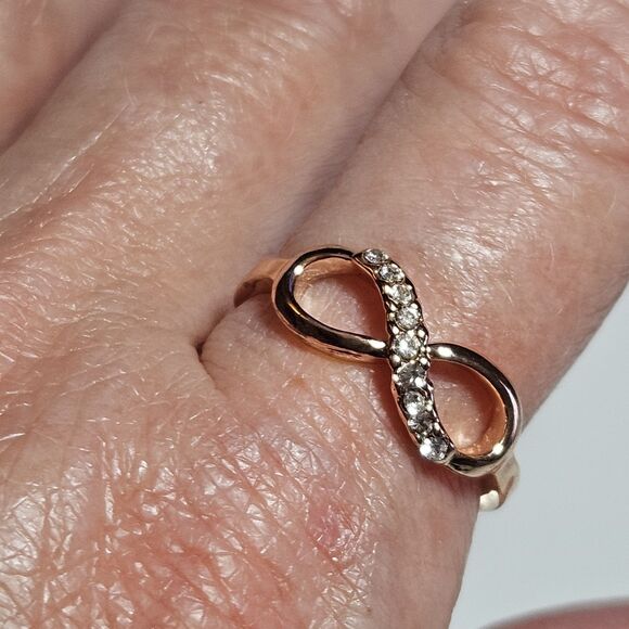 Rose Gold Tone Clear Rhinestone Infinity Ring Size 8 - Picture 4 of 11